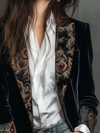 Léontine | Blazer Justo com Estampa Barroca Preta