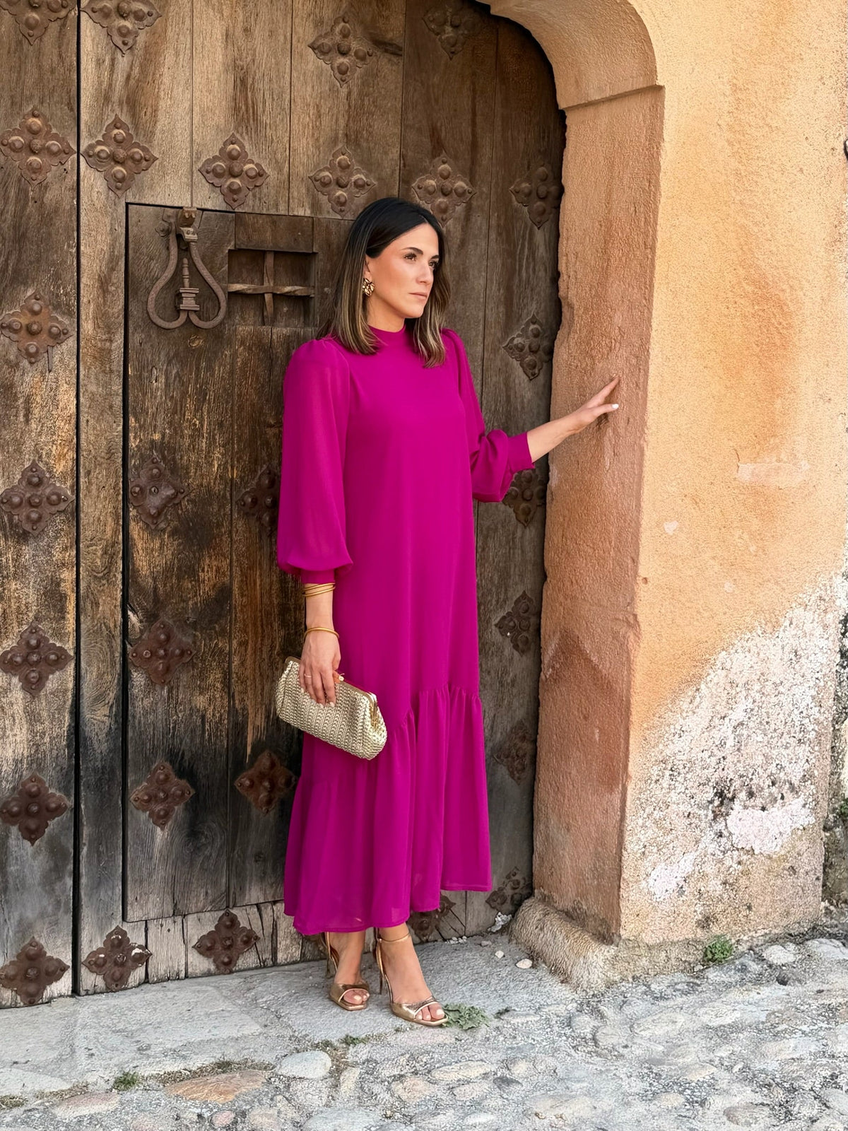 Andrea | Vestido comprido de gaze com folho assimétrico em buganvília