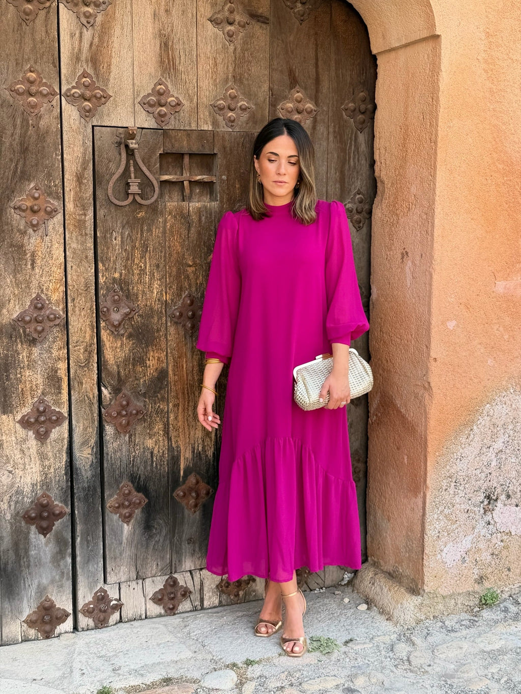Andrea | Vestido comprido de gaze com folho assimétrico em buganvília