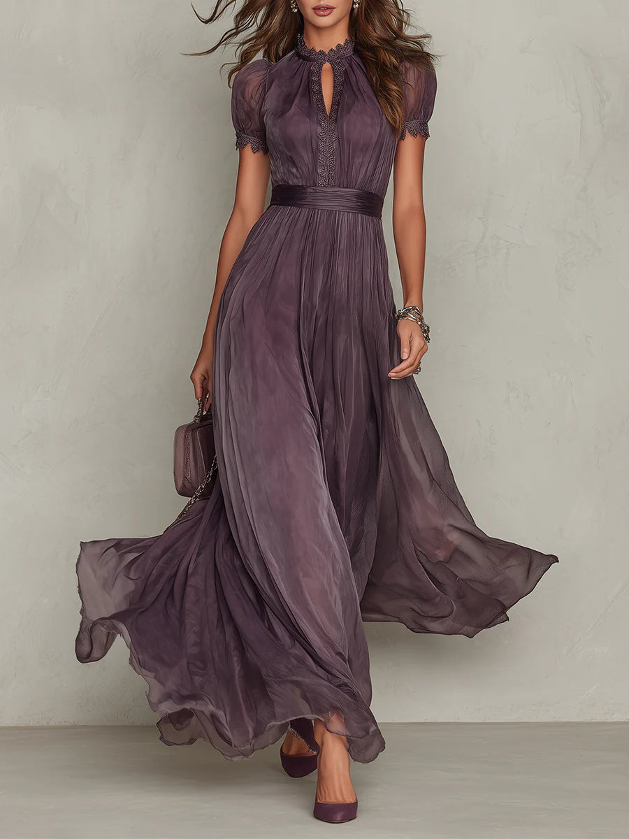 Flavia • Vestido comprido roxo com decote em forma de chave, de chiffon com debrum de renda