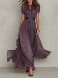 Flavia • Vestido comprido roxo com decote em forma de chave, de chiffon com debrum de renda
