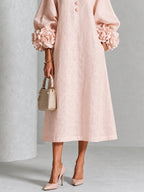 Azucena | Vestido Midi con Botones Florales y Puños de Rosa